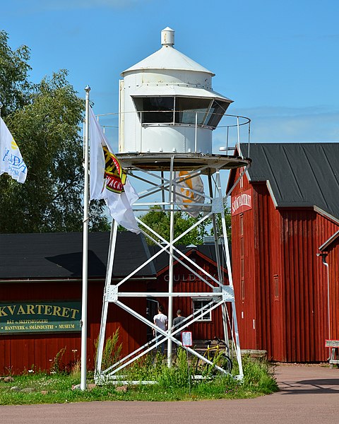 File:Sjökvarteret, fyr.jpg