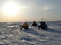 English: Ski-Doo's in Swiss Camp (1106 m, Greenland) Deutsch: Sko-Doo's im Swiss Camp (1106 m, Grönland) Rumantsch: Ski-Doo's agl Swiss Camp (1106 m, Grönlanda) Italiano: Ski-Doo's al Swiss Camp (1106 m, Groenlandia)