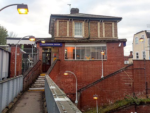 Snaresbrook tube station (1)
