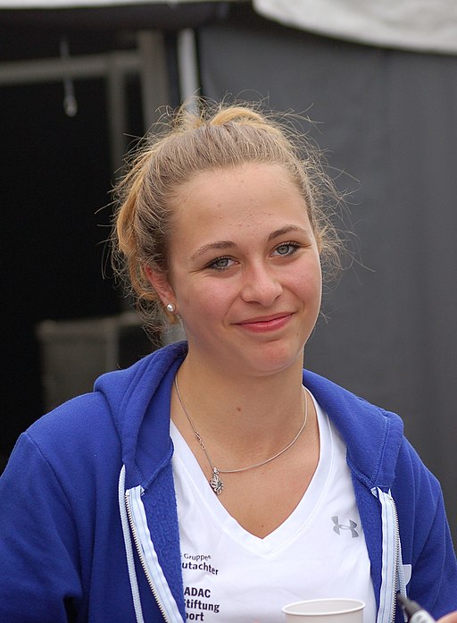 Sophia Flörsch 2016 (cropped)