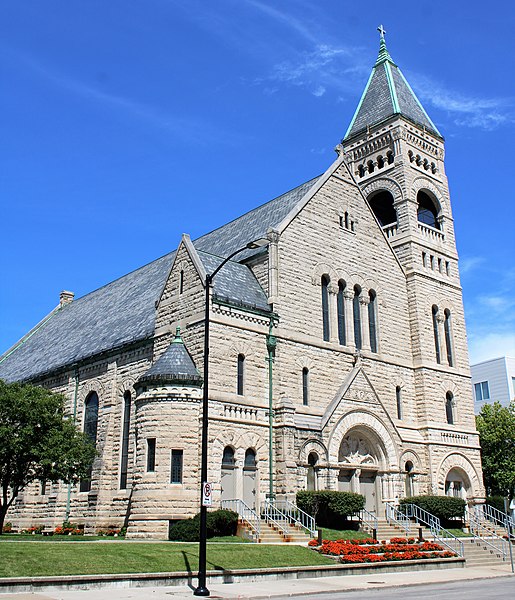 File:St. Ambrose Cathedral - Des Moines 02.jpg