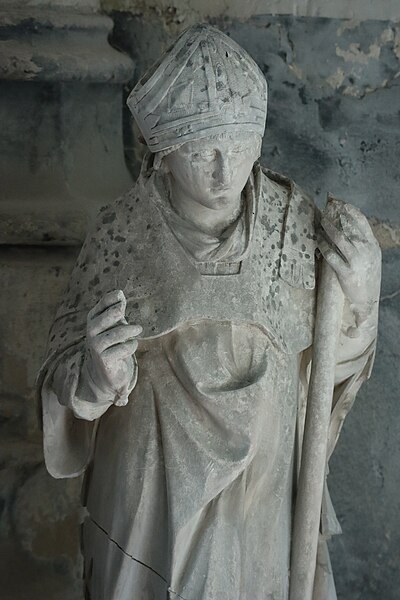 File:Statue de saint évêque en l'église Saint-Symphorien de Neuvy-Sautour (Yonne) 02.jpg