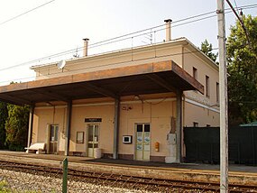 Stazione ferroviaria di Bellante.JPG