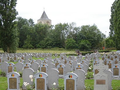 Hoe gaan naar Steenkerke Belgian Military Cemetery met het openbaar vervoer - Over de plek