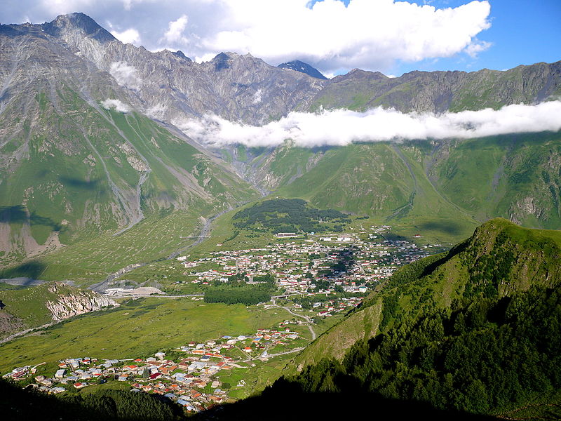 File:Stepantsminda-Kazbegi.JPG