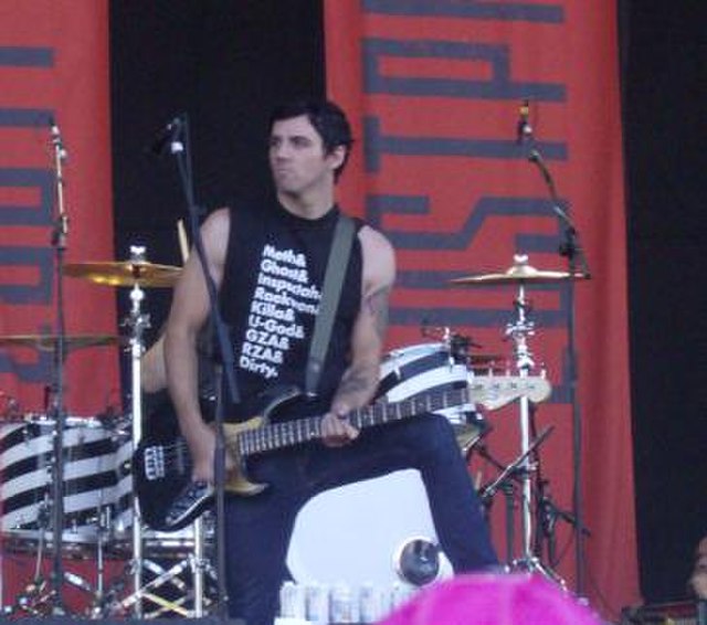 Richardson performing with Lostprophets at Leeds Festival 2007