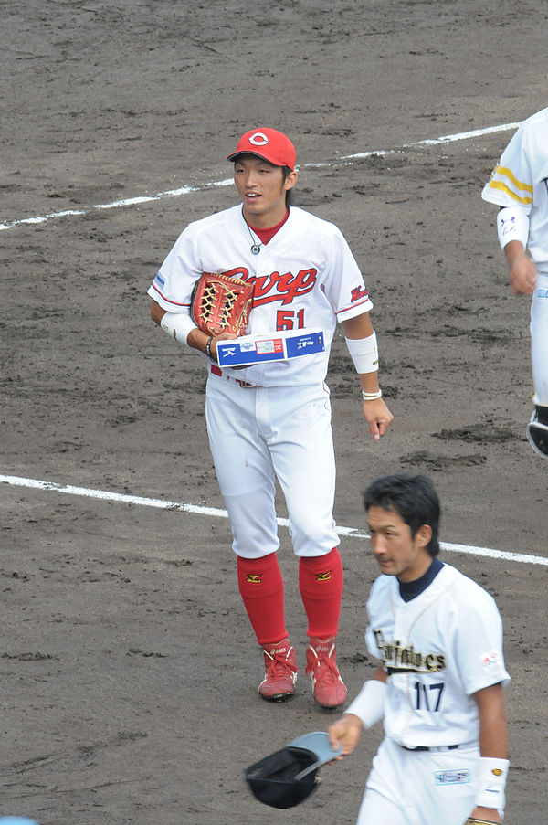 Seiya Suzuki had three hits and three runs batted in in Game 2.