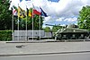 Bevrijdingsmonument met Shermantank en gedenkplaat voor de Poolse bevrijders van Tielt in de Tweede Wereldoorlog