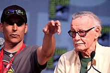 Todd McFarlane, créateur de Spawn (à gauche) et Stan Lee (à droite).