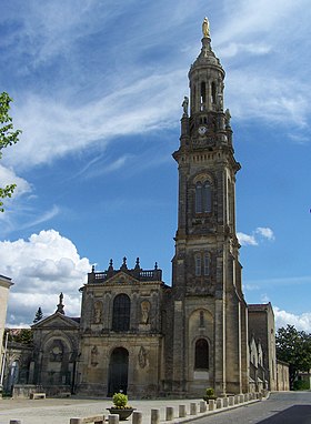 Fachada principal da basílica