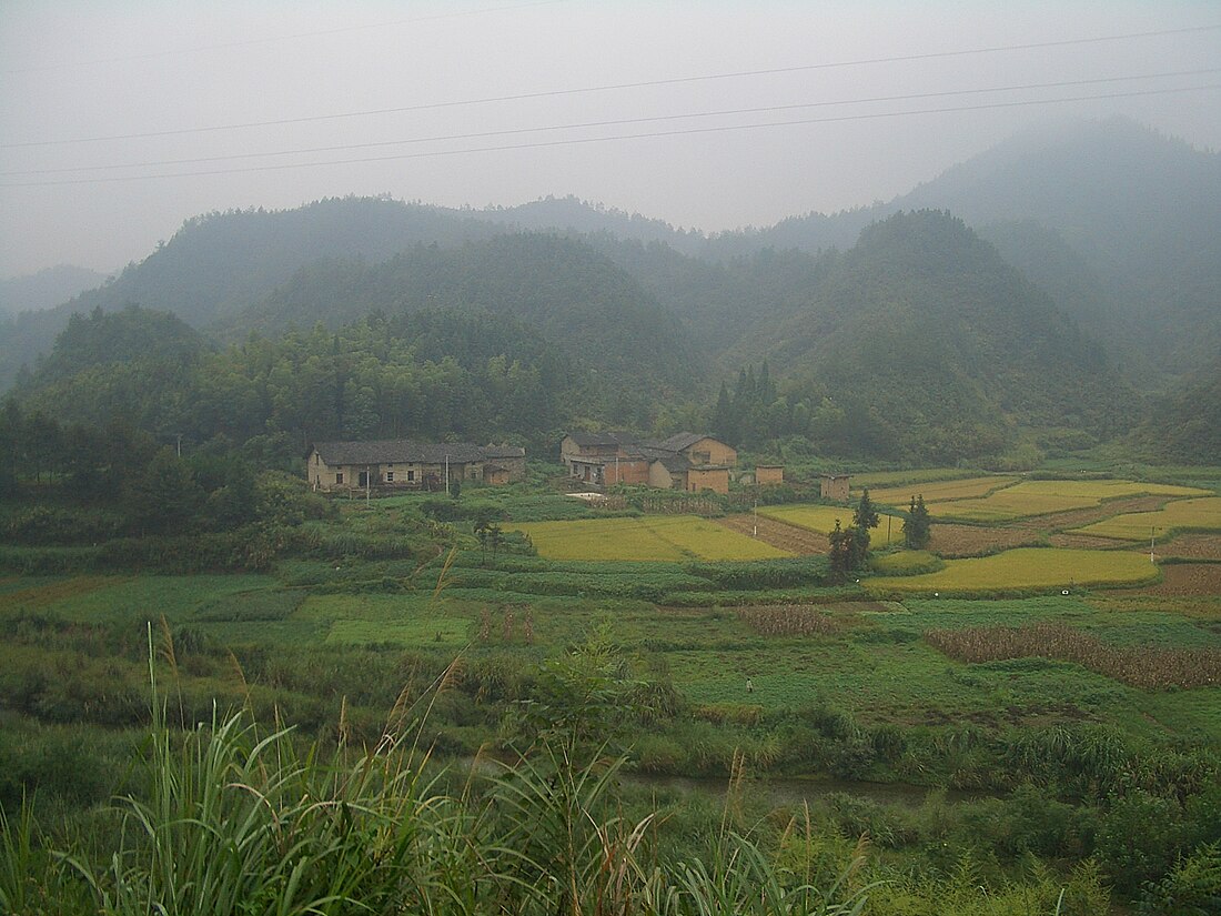 File:View from the road to Jiugongshan - panoramic - CIMG9934.JPG