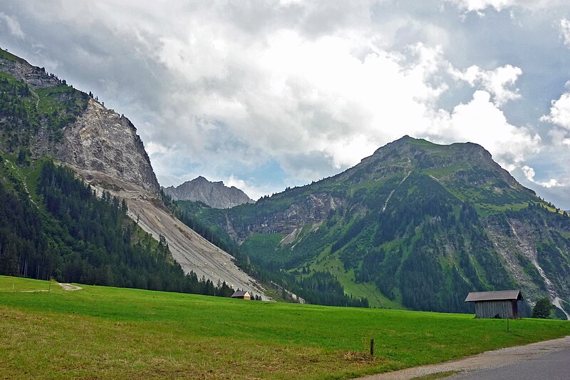 File:Vilsalpsee-Bergsturz-1.jpg