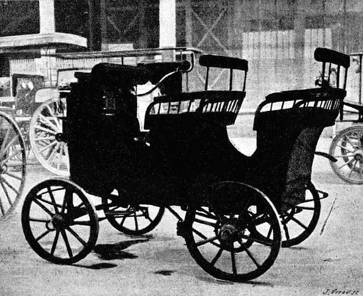 File:Voiture à pétrole n°18 de l'ingénieur-constructeur parisien Gautier, au départ de Paris-Bordeaux-Paris 1895.jpg