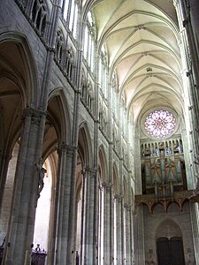 Voutes, nef, rosace ouest et grandes orgues de la cathedrale Notre-Dame d'Amiens, France - 20080125-02.jpg