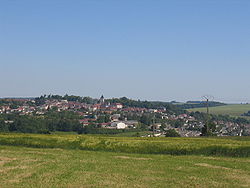 Vue sur la ville de Montmirail, Marne, France.jpg