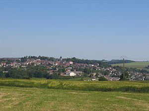 Vue sur la ville de Montmirail, Marne, France.jpg