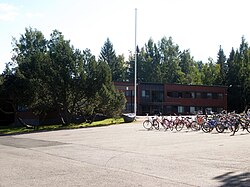 Vuorentaustan koulun Välimäenkujan koulutalo elokuussa 2011.