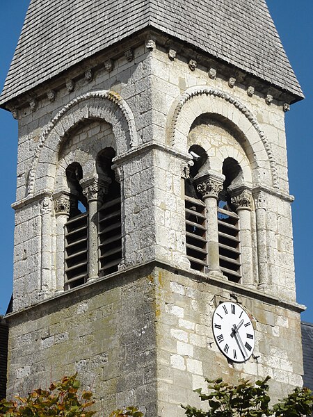 File:Warluis (60), église Saint-Lucien, clocher, étage de beffroi, vue depuis le sud-ouest.JPG