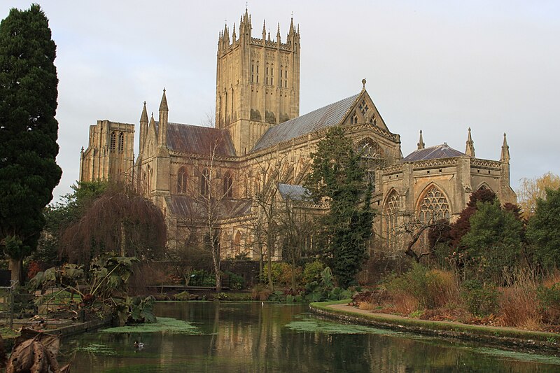 File:Wells Cathedral from the reflecting pool at the Bishops Palace new 01.JPG