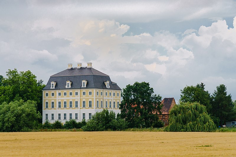 File:Wiederau Barockschloss-01.jpg