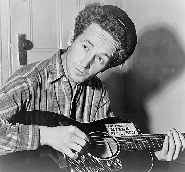 Photo Woody Guthrie via Wikidata