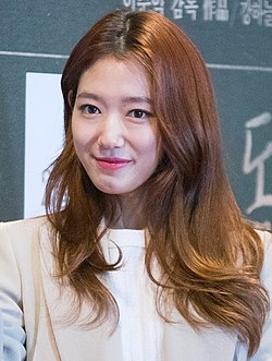Park Shin-hye i februari 2016