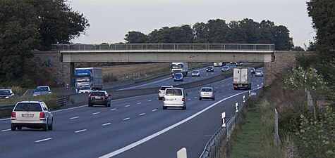 Viaduct uit 1938 in de A2 van voorgespannen beton Hesseler voor de verwijdering in 2012