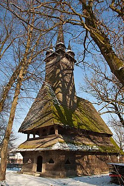Дерев'яна церква в селі Кпайніково. Хустського району..jpg