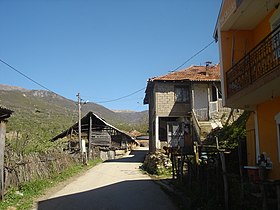 Улица низ селото