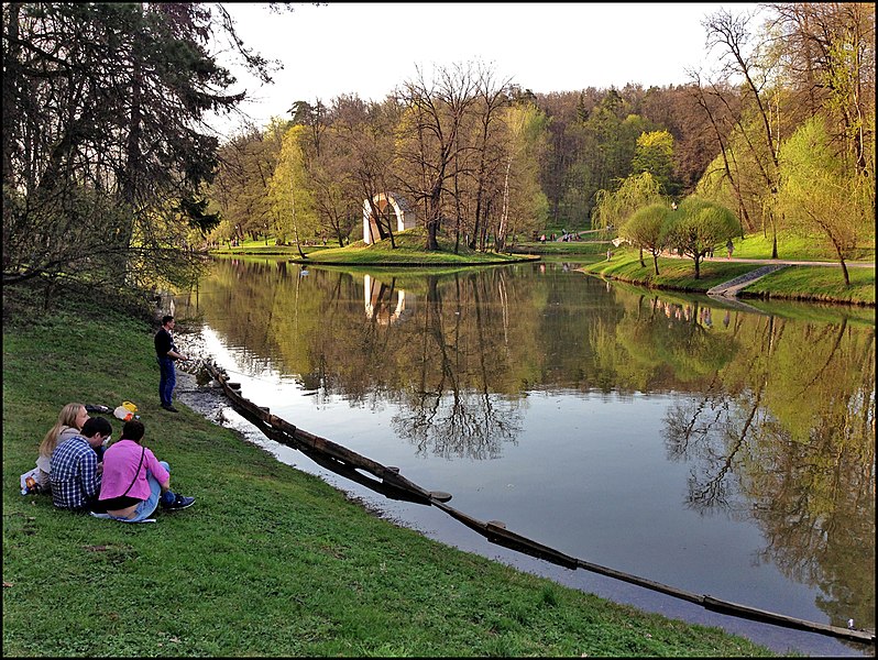 File:Царицино 9 мая 2013 - panoramio (16).jpg