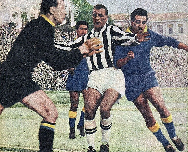 File:1957–58 Serie A - AC Verona v Juventus FC - John Charles.jpg