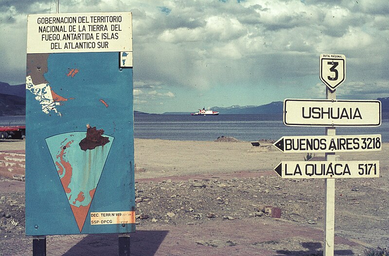 File:1983-12 Ushuaia.jpg