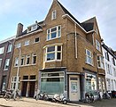 Nr. 2a-c, hoek Akerstraat