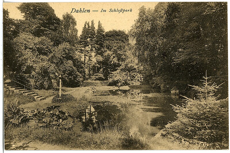 File:21508-Dahlen-1920-Im Schloßpark-Brück & Sohn Kunstverlag.jpg