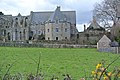 Abbatiale, sacristie, salle capitulaire et chauffard de gauche à droite.jpg