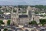 Igreja da abadia de Saint-Ouen vista da catedral de Notre-Dame de Rouen.jpg