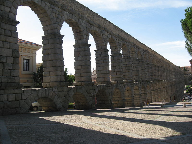 File:Acueducto de Segovia 4.jpg