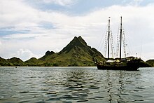 Padar Island Adelaar off Padar Island (1998).jpg