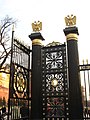 osmwiki:File:Alexander Garden Gates2.JPG