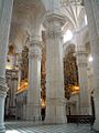 Columnas y bóvedas de la catedral de Granada.