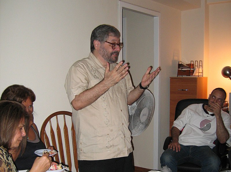 File:Angelo Falcón, talking.jpg