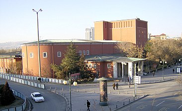 Şevki Balmumcu tərəfindən dizayn edilən Ankara Opera Salonu (1932—1933)