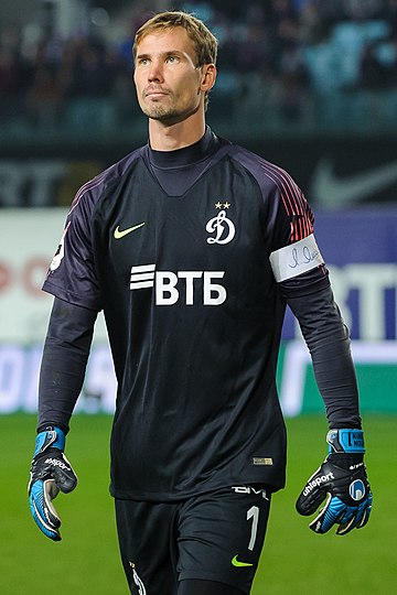 Антон Шунин всю свою профессиональную карьеру играет за «Динамо» с 2006 года