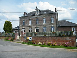 Gemeentehuis en school