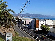 Pacific Coast Highway running through Santa Monica Beach Santa Monica ocean.jpg