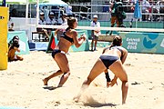 Deutsch: Beachvolleyball bei den Olympischen Jugendspielen 2018; Tag 9, 15. Oktober 2018; Mädchen, Viertelfinale: Italien-China 2–0 (21–16/21–9) English: Beach volleyball at the 2018 Summer Youth Olympics at 15 October 2018 – Girls Quarterfinals: Italy-China 2–0 (21–16/21–9)