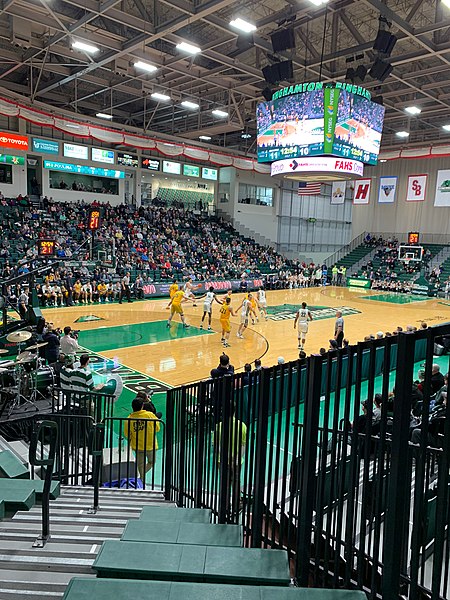 File:Binghamton University Basketball Game.jpg