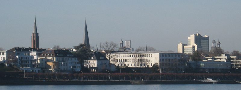 File:Bonn mit Stadthaus Ansicht von Beuel.jpg