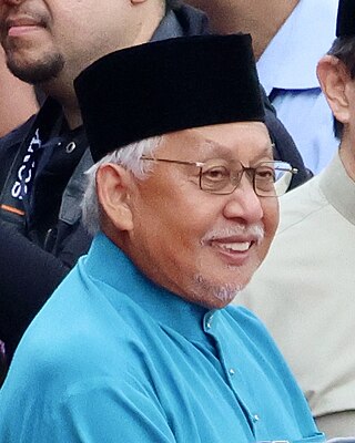 <span class="mw-page-title-main">Pengiran Anak Idris</span> Bruneian prince (born 1948)