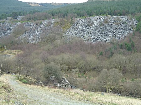 Tập_tin:Bryn_Eglwys_quarry_-_2008-03-18.jpg